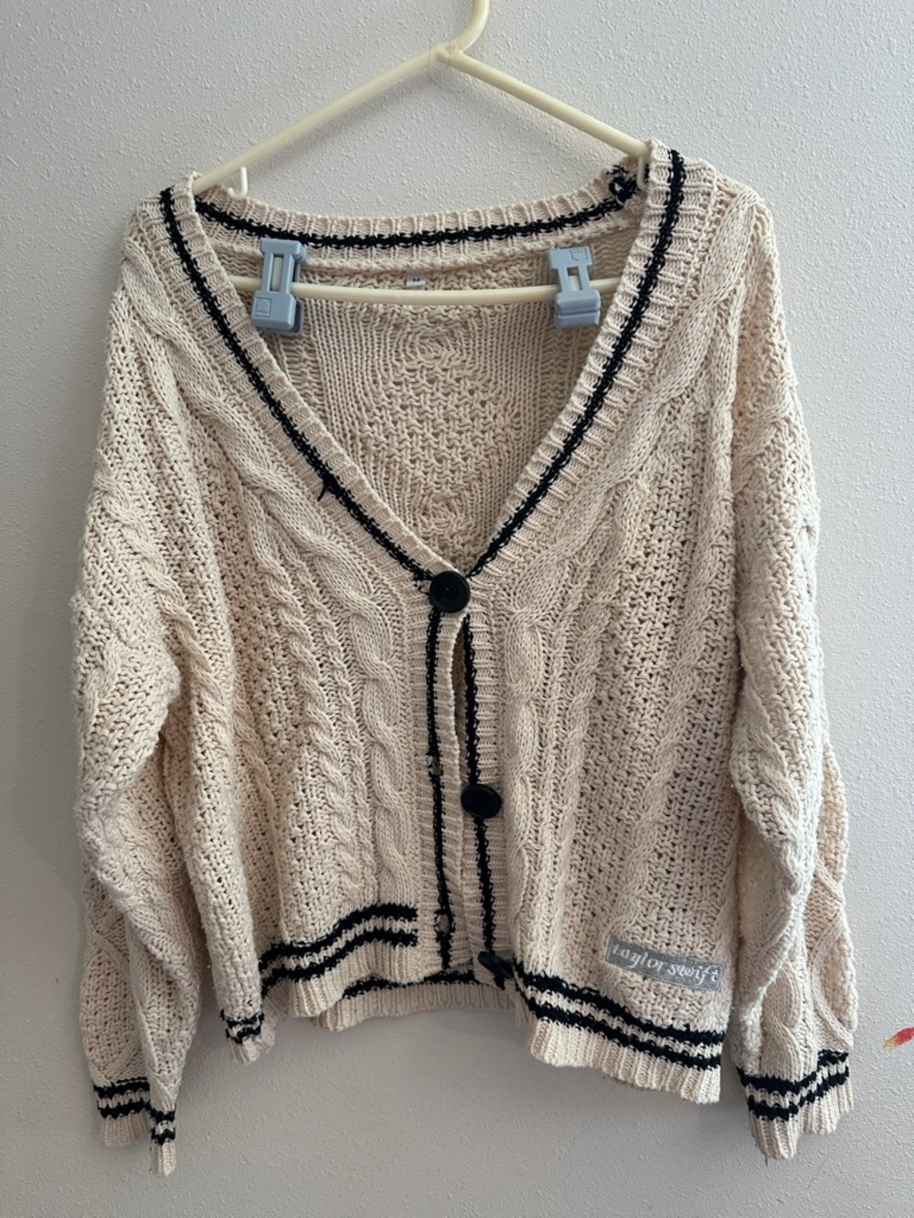 Taylor swift Cream Cable Knit V-Neck Button Cardigan with Black Trim - Picture 1 of 9
